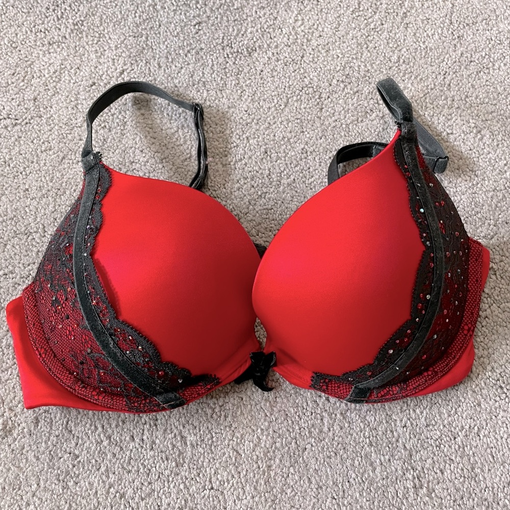 Victoria’s Secret Very Sexy Push Up Bra